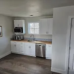Sunny, 2Nd Level, 2Bed, 2Bath, Kitchen