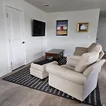 Sunny, 2Nd Level, 2Bed, 2Bath, Kitchen